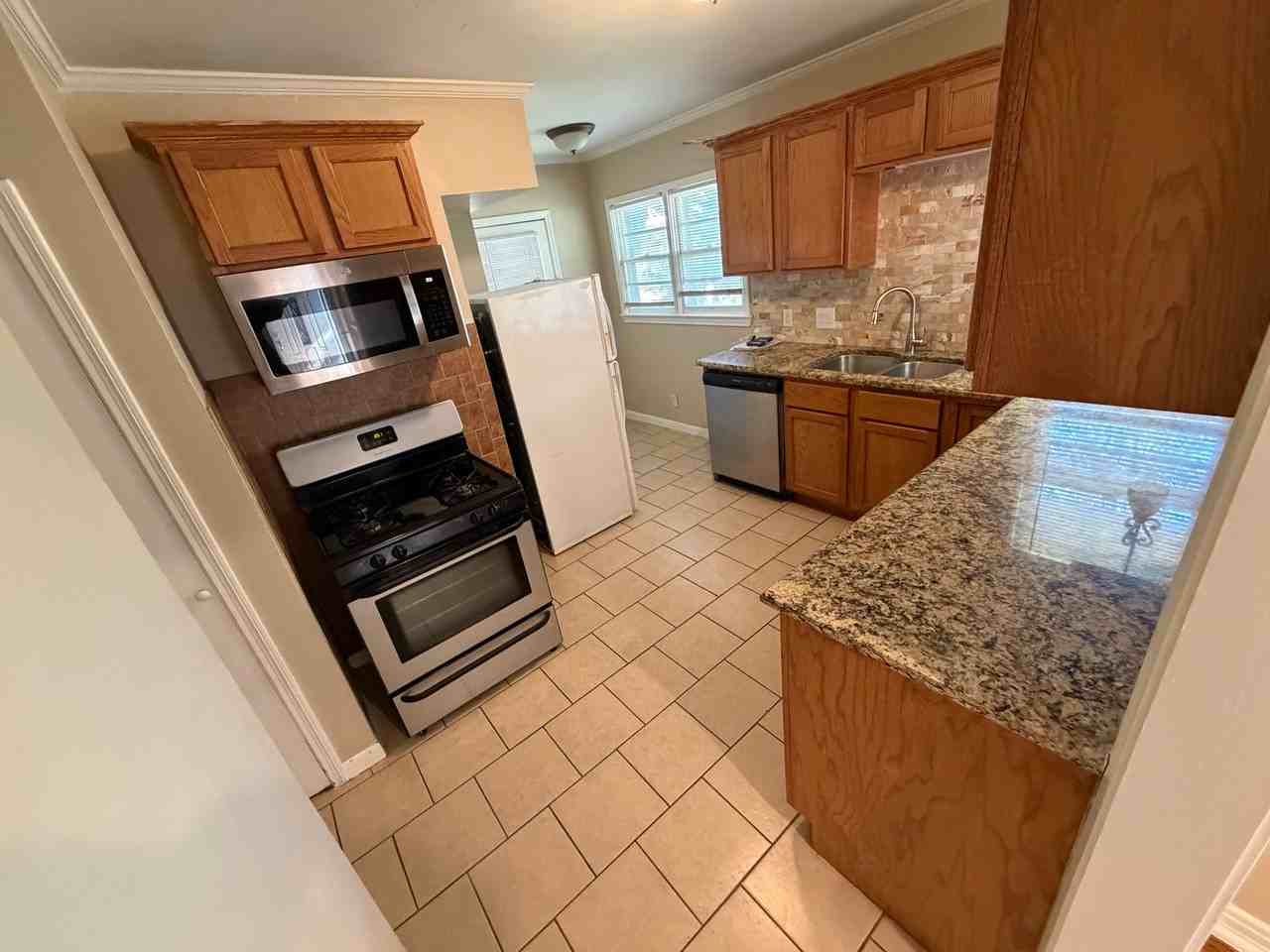 4317 Clay Ave - Photo 5 of 9