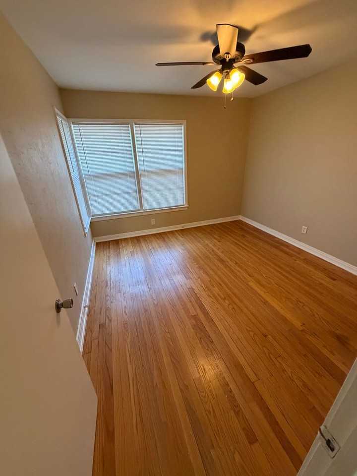 4317 Clay Ave - Photo 7 of 9