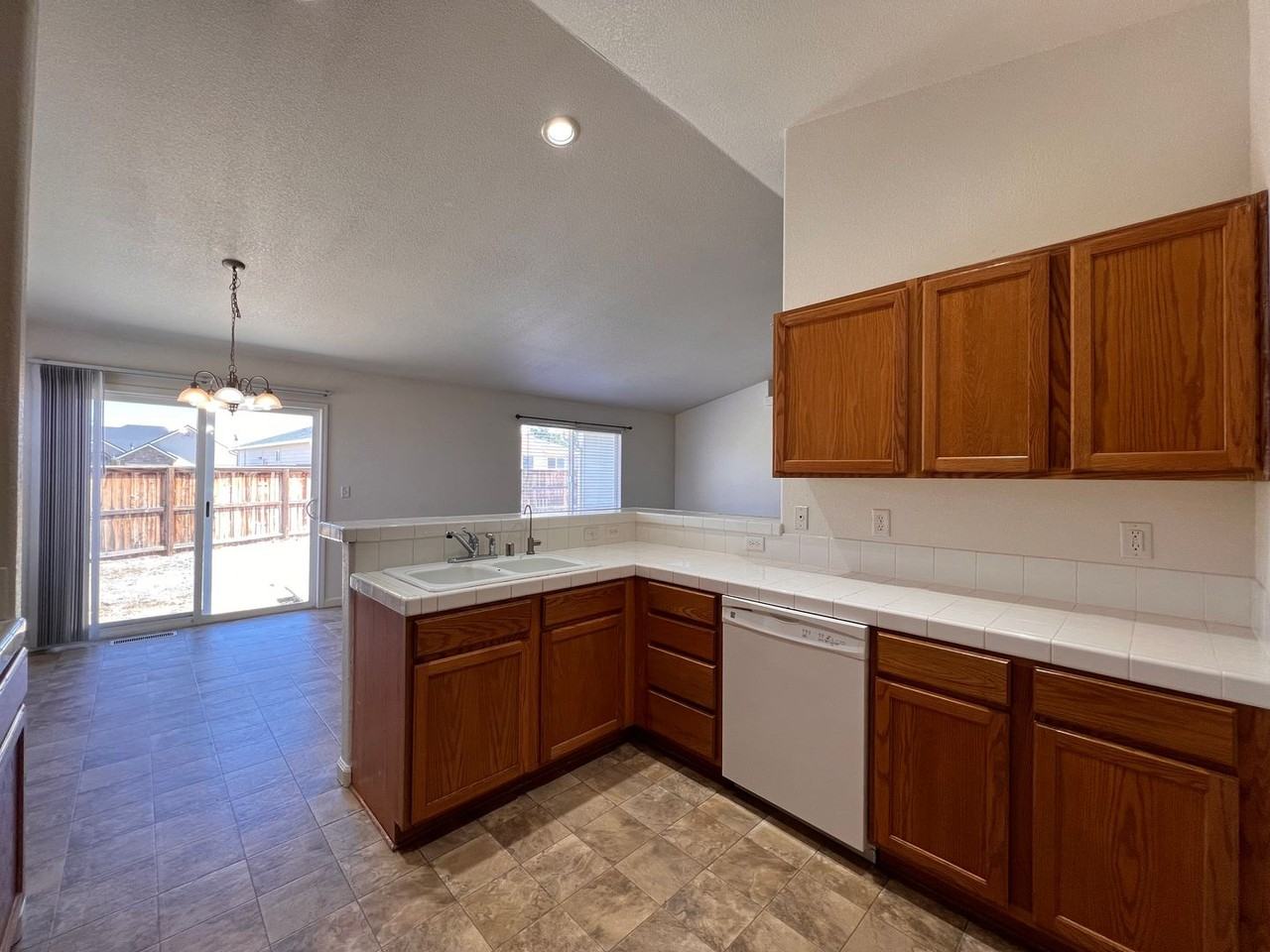 1312 Turf Ct - Photo 5 of 31