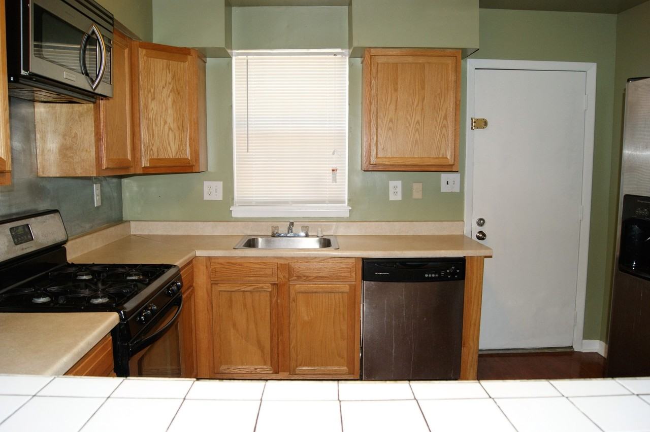 918 N Central Ave - Photo 5 of 15