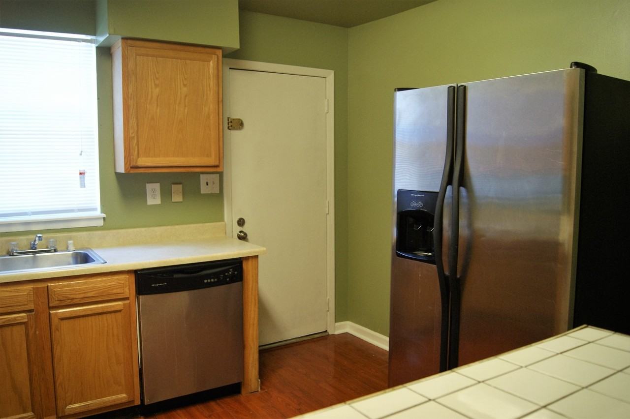 918 N Central Ave - Photo 7 of 15
