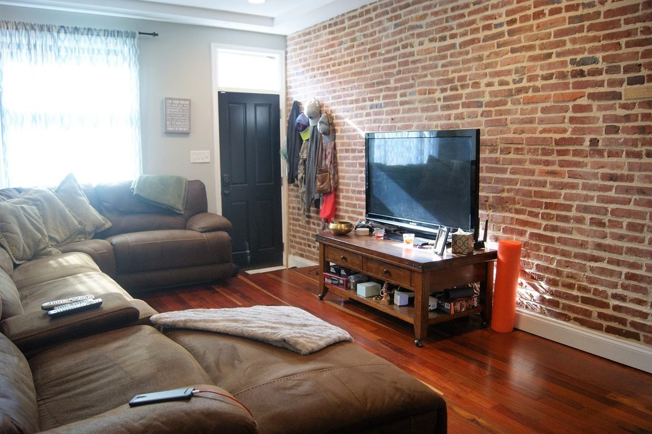 335 S Robinson St - Photo 4 of 25