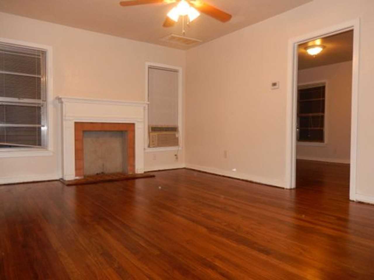 8910 Santa Clara Dr - Photo 2 of 3