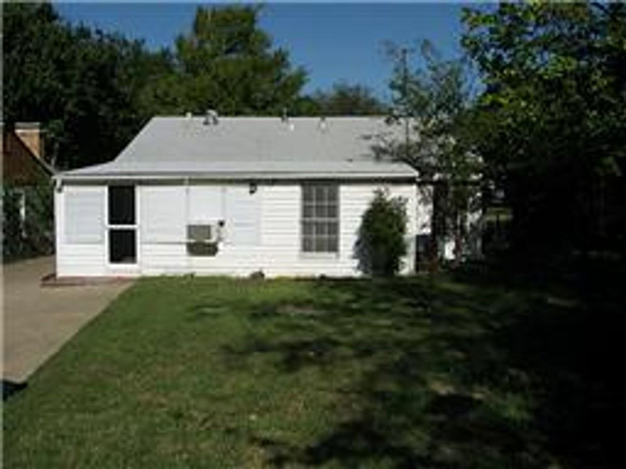 8910 Santa Clara Dr - Photo 3 of 3
