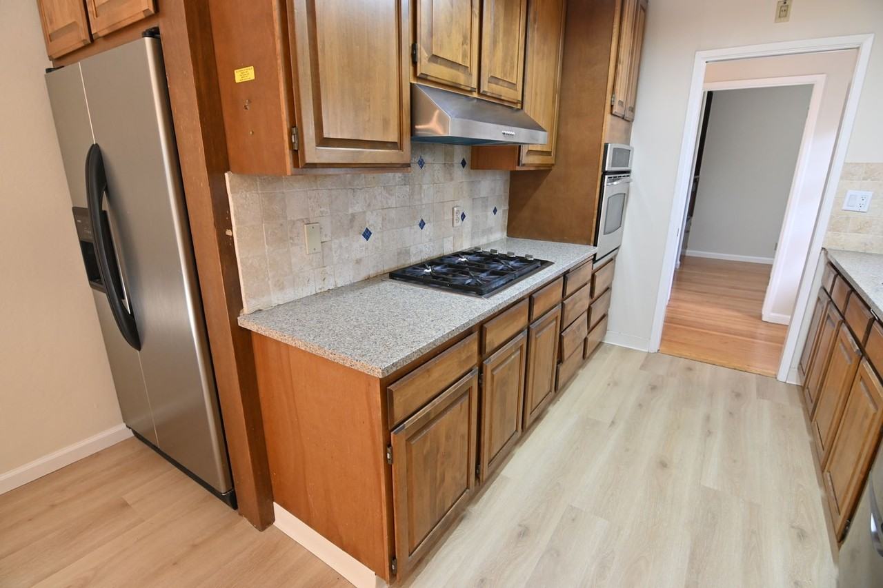 1336 Buchanan Dr - Photo 5 of 32