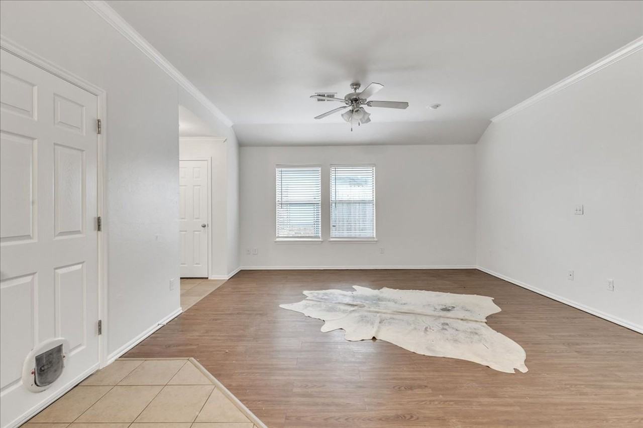 11119 Sw 5th St - Photo 4 of 15