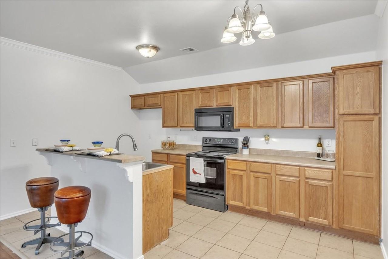 11119 Sw 5th St - Photo 5 of 15