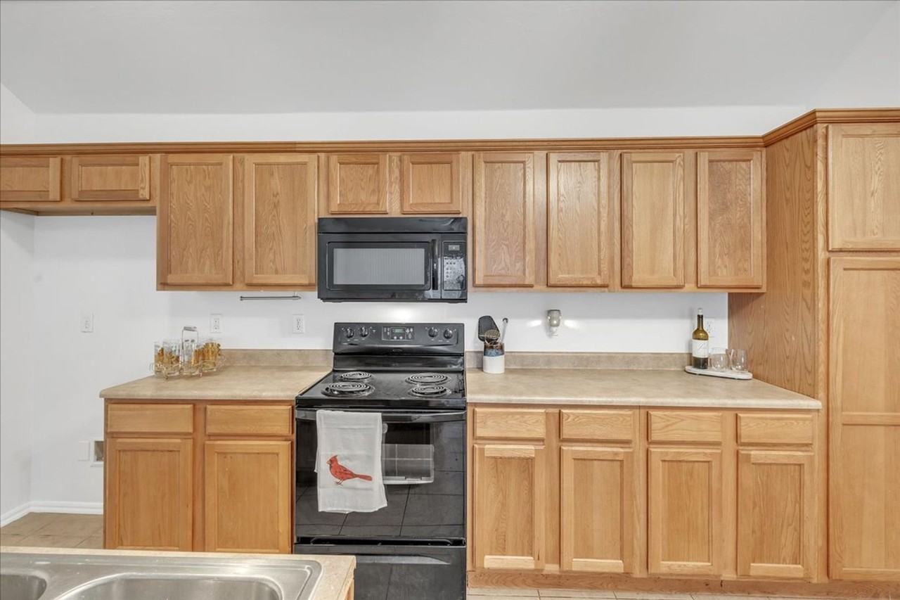 11119 Sw 5th St - Photo 7 of 15