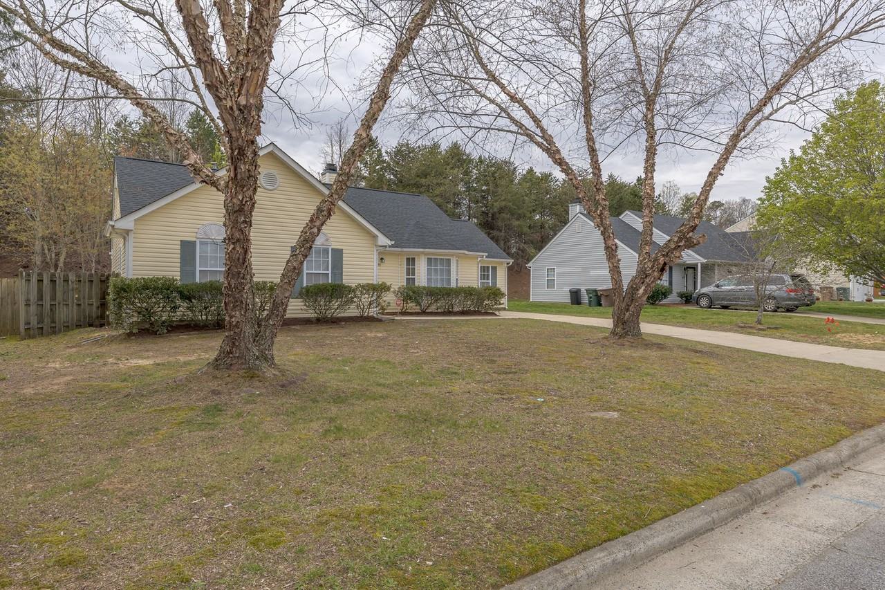 405 Old Treybrooke Dr - Photo 3 of 30