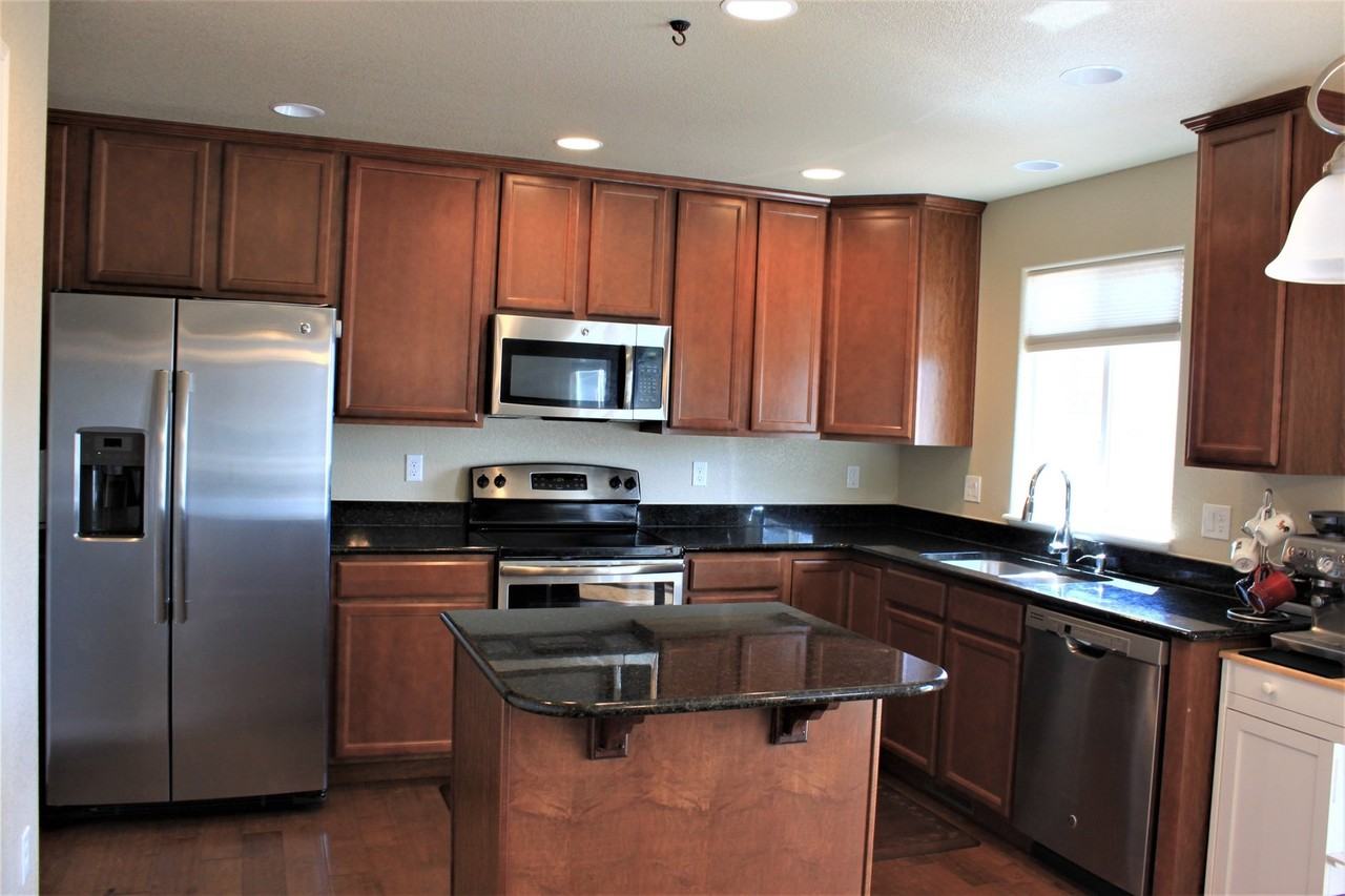 835 Pistol River Way - Photo 6 of 28