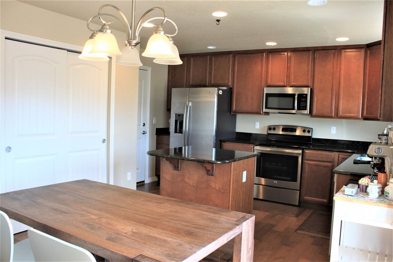 835 Pistol River Way - Photo 7 of 28