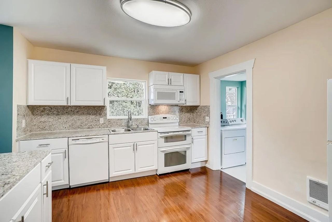 1404 9th St - Photo 6 of 25