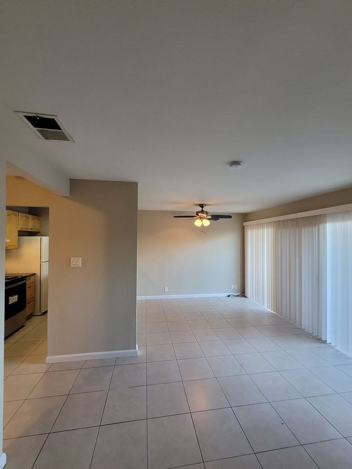 2608 Nevada Ln - Photo 3 of 15