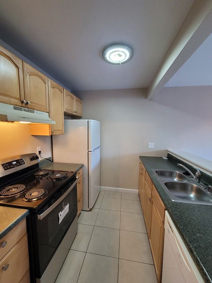 2608 Nevada Ln - Photo 4 of 15