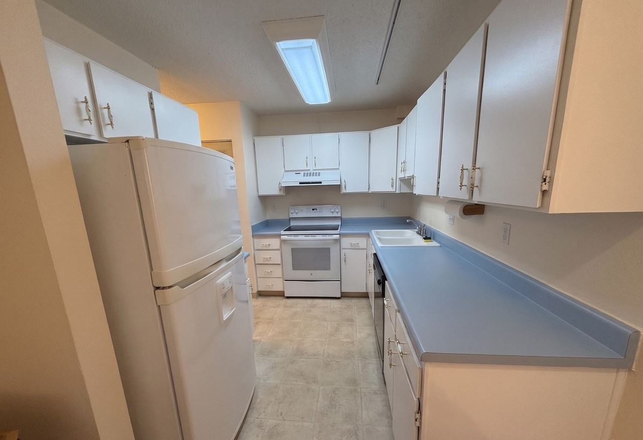 1638 Centaur Cir - Photo 6 of 21