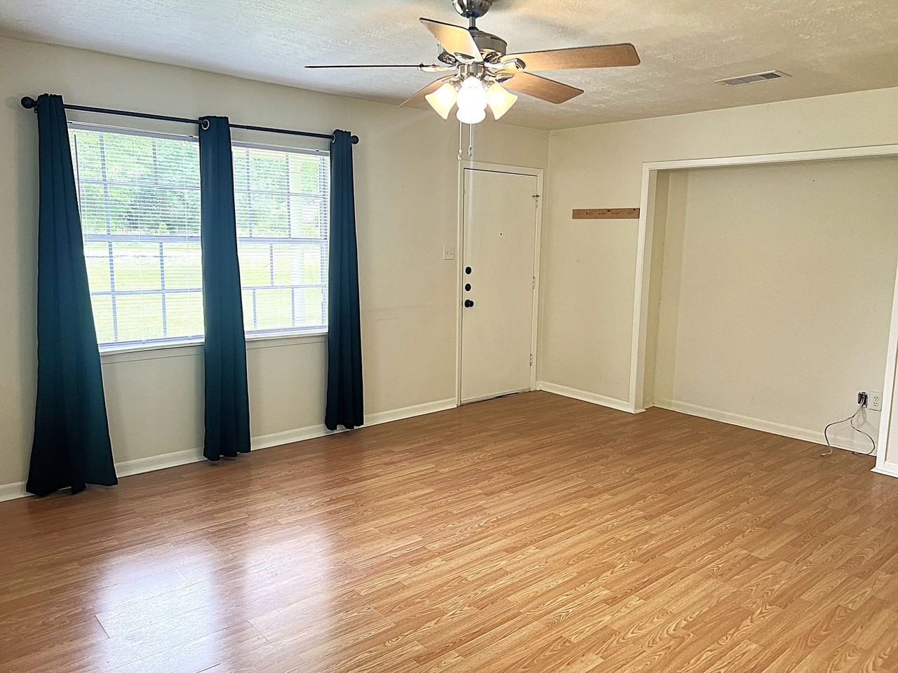 560 Beverly Dr - Photo 5 of 26