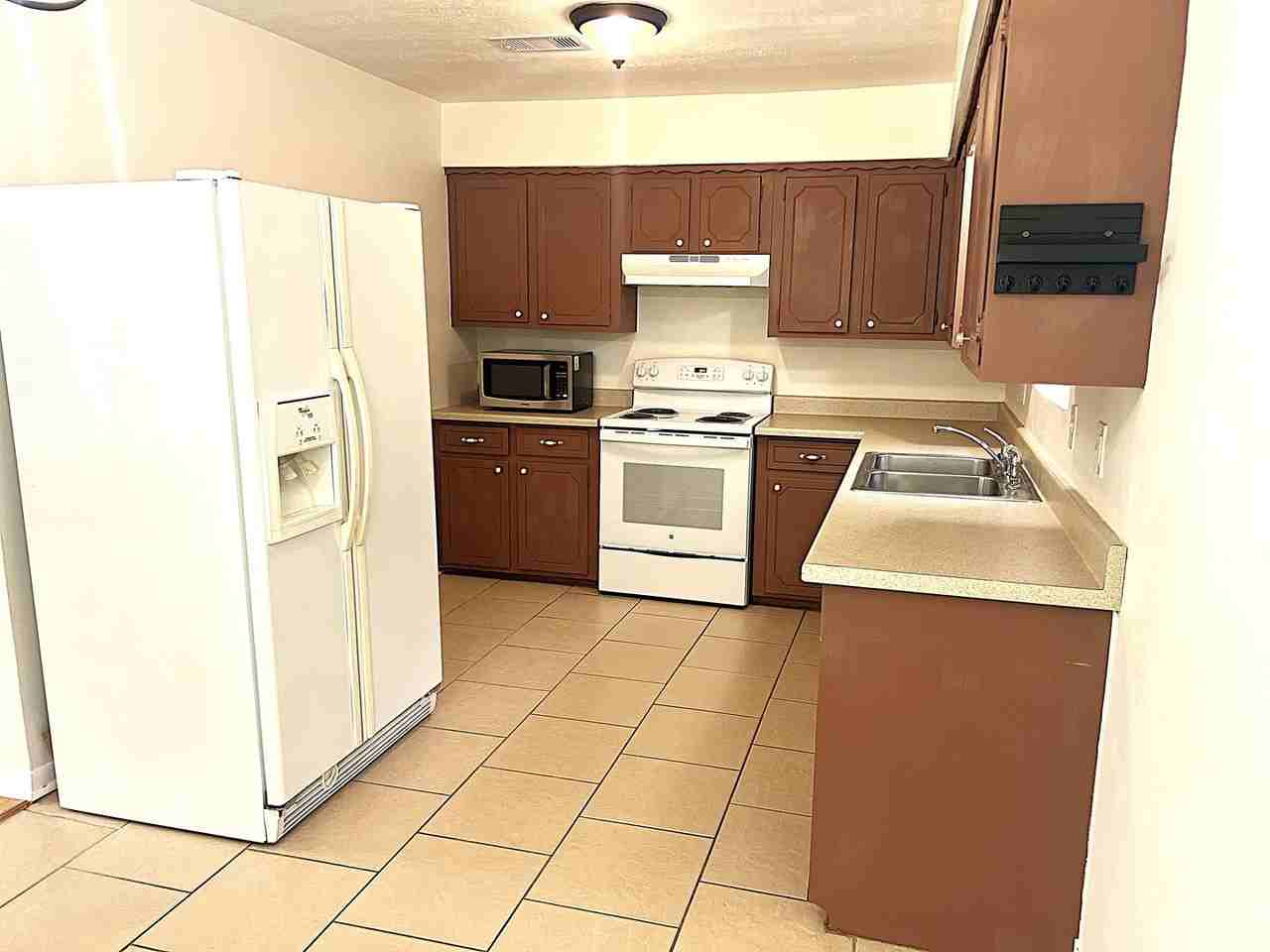 560 Beverly Dr - Photo 7 of 26