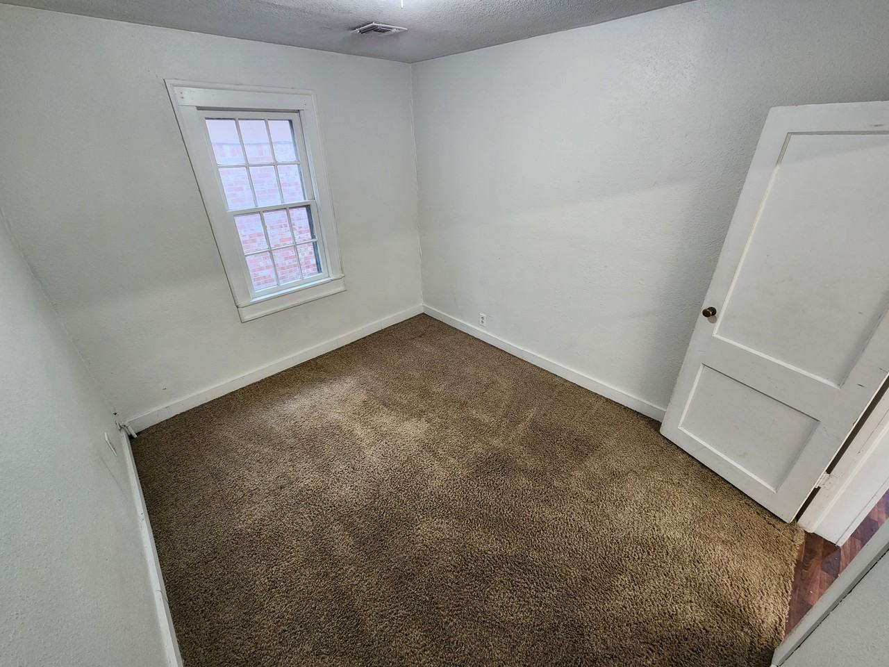 426 W 5th St #1 - Photo 7 of 12