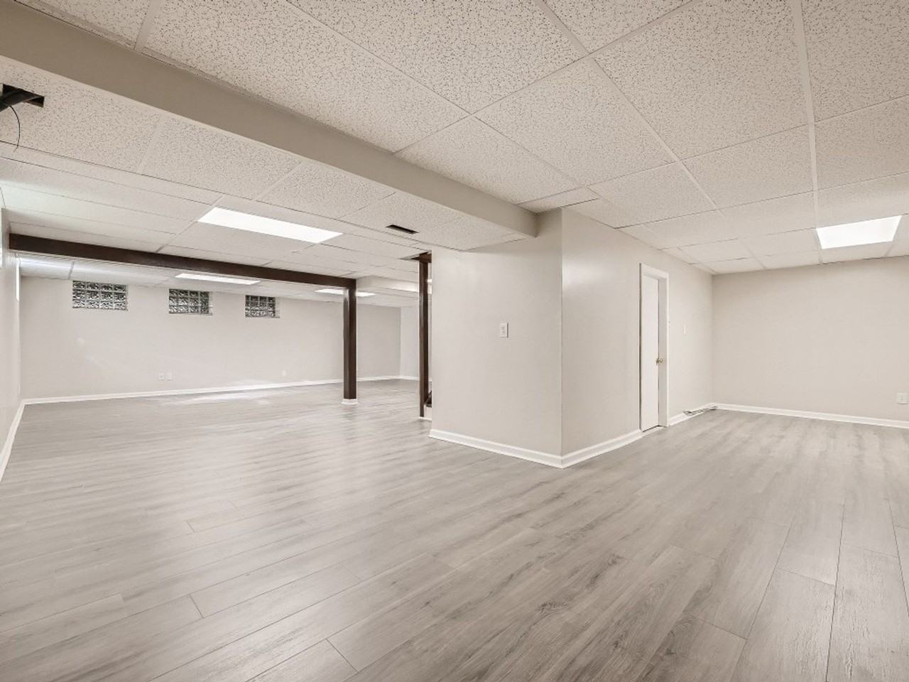 6 Heathrow Manor Ct - Photo 2 of 29