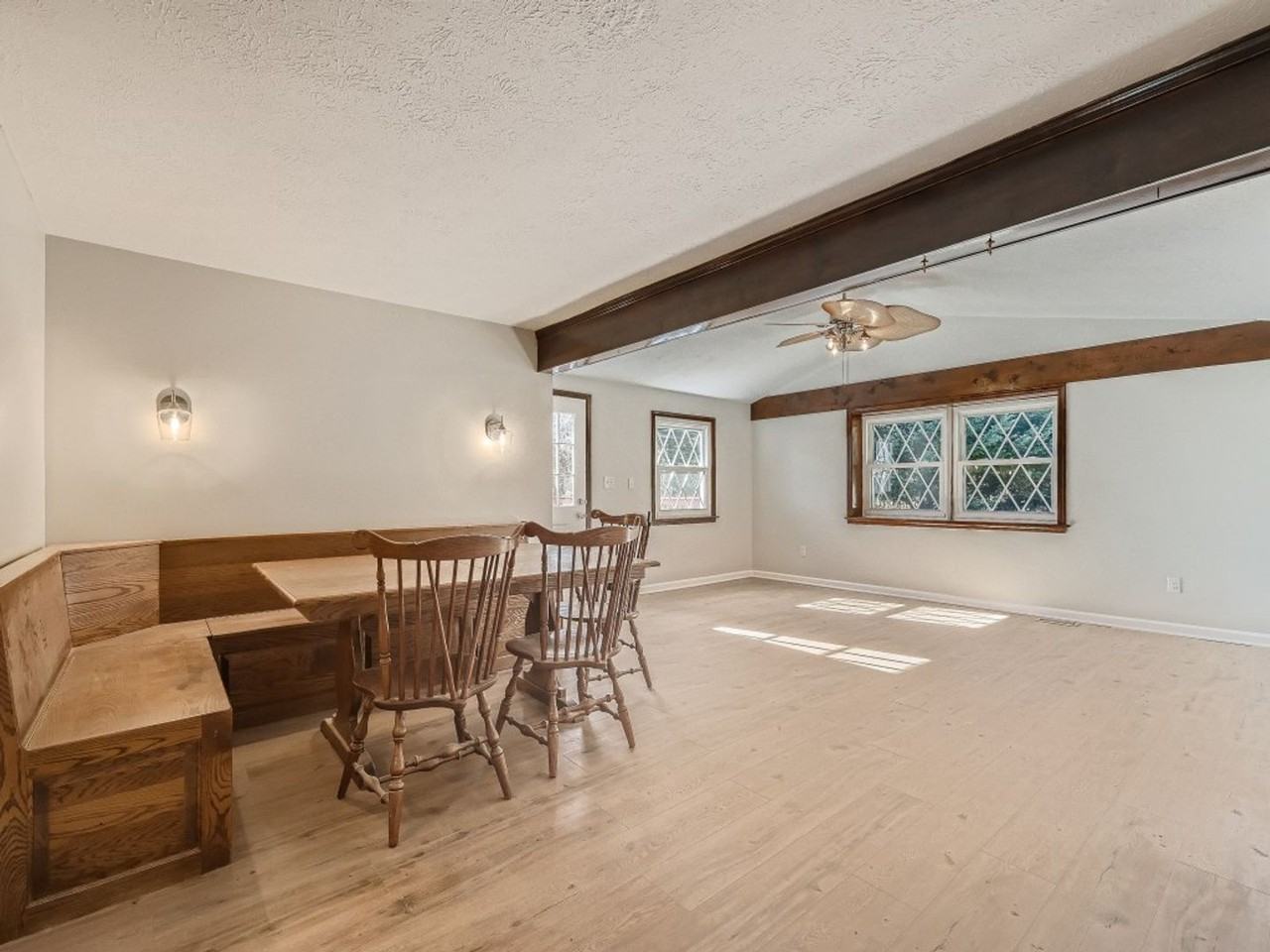 6 Heathrow Manor Ct - Photo 3 of 29