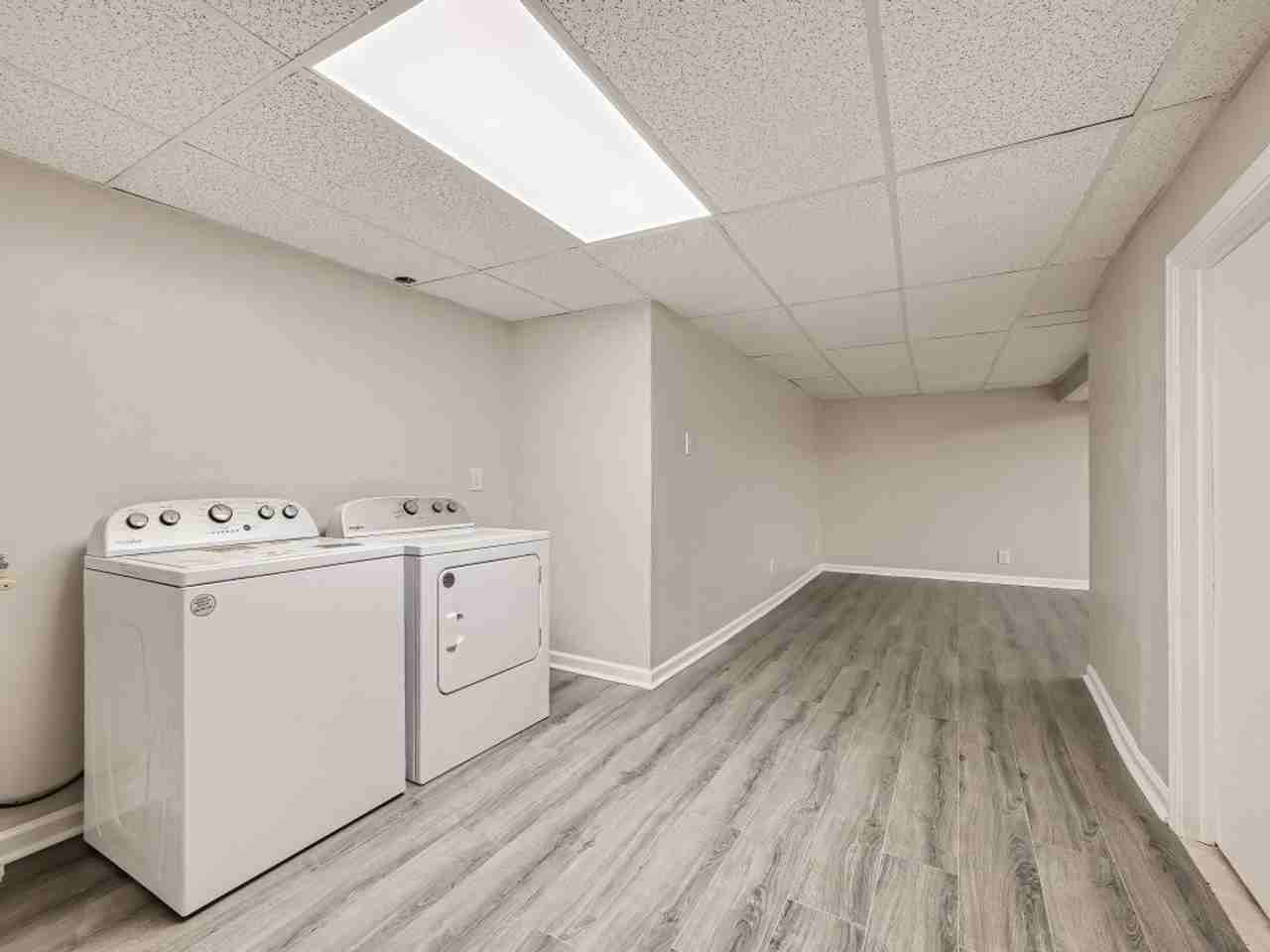 6 Heathrow Manor Ct - Photo 7 of 29