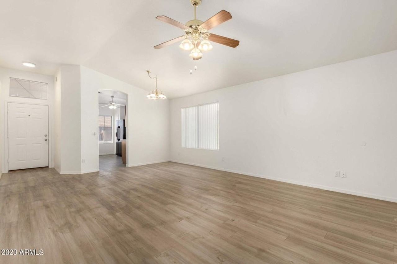 455 N Williams St - Photo 5 of 41