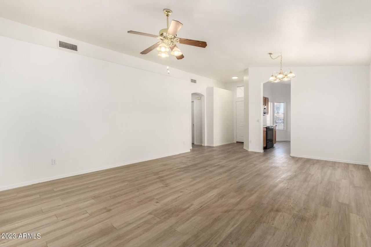 455 N Williams St - Photo 6 of 41