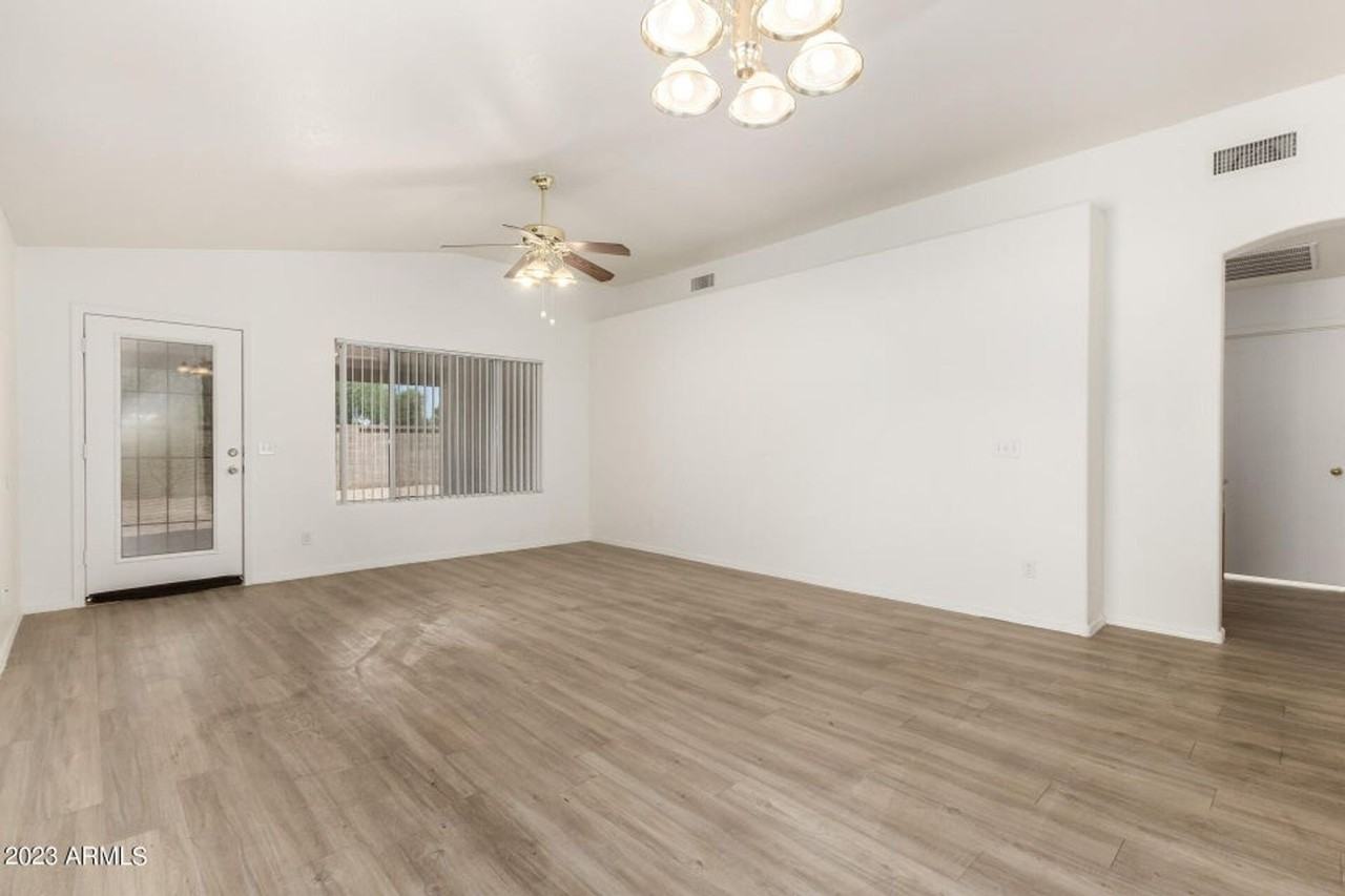 455 N Williams St - Photo 7 of 41