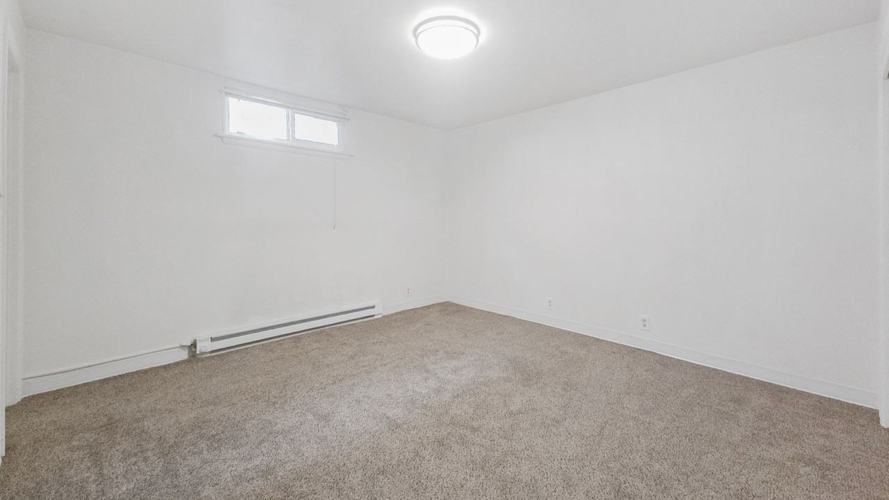 9221 35th Ave Sw - Photo 5 of 8