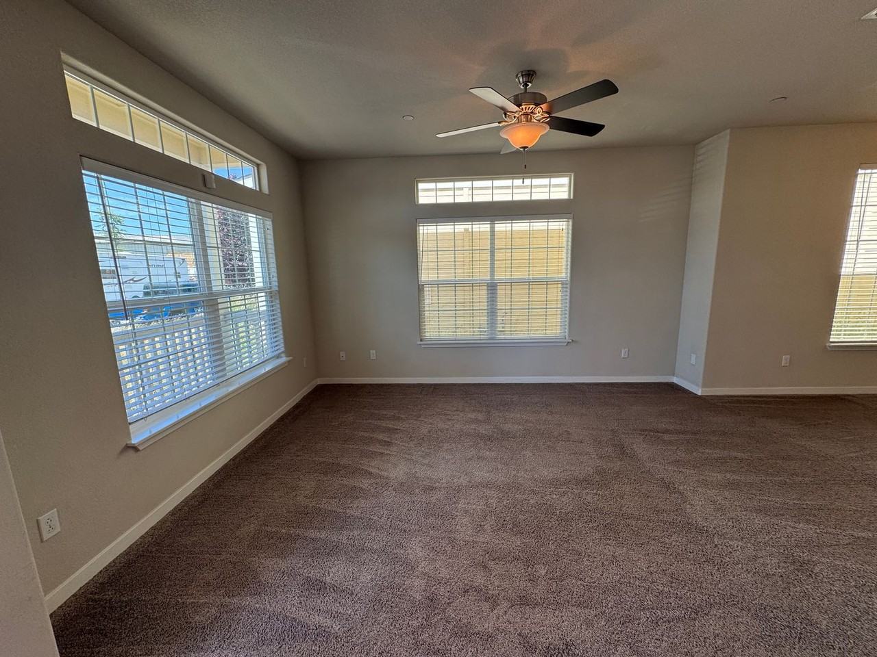 120 Ivy St - Photo 4 of 6