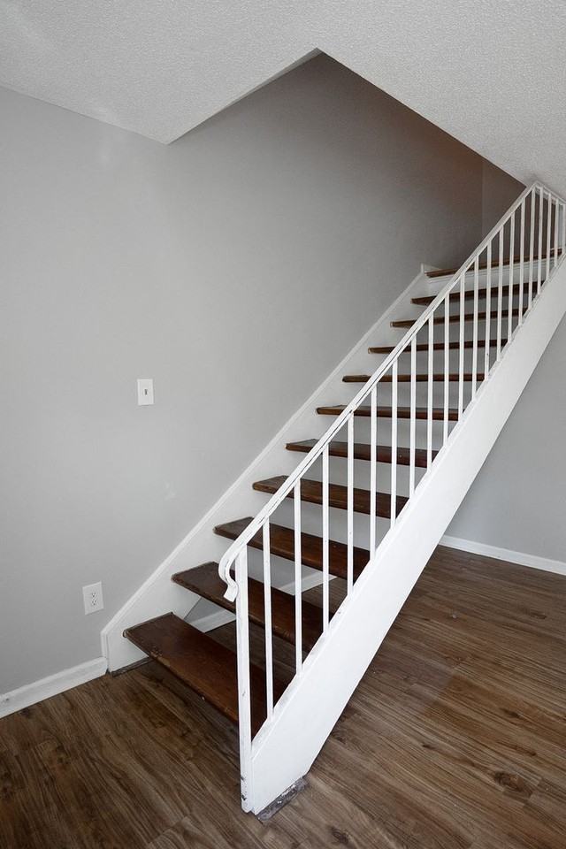 2398 Winston Way - Photo 4 of 23