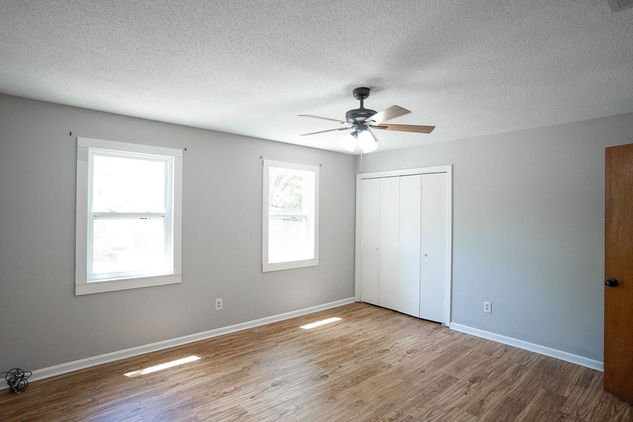 2398 Winston Way - Photo 6 of 23