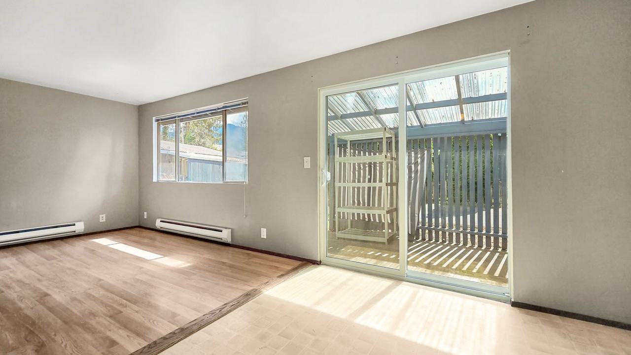 270 Rainier Blvd N - Photo 5 of 16