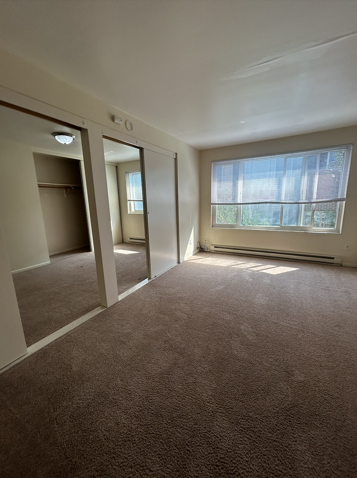 5035 15th Ave. N.E. - 206 #206 - Photo 5 of 17