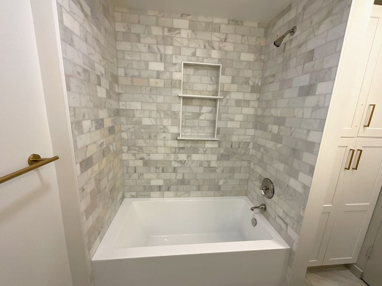 2215 Rockefeller Ave - Photo 5 of 33