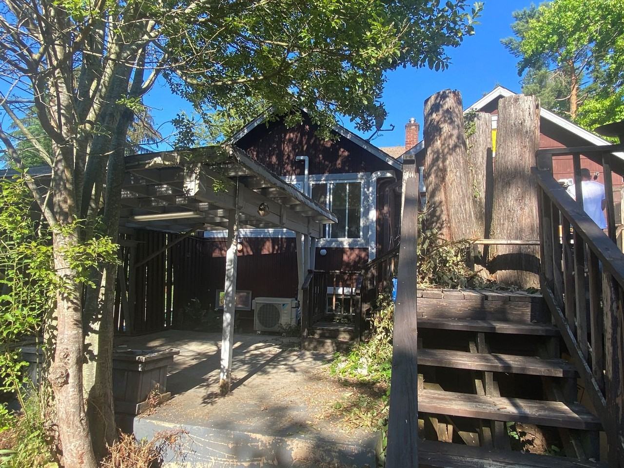 2707 Ne 103rd St - Photo 2 of 14