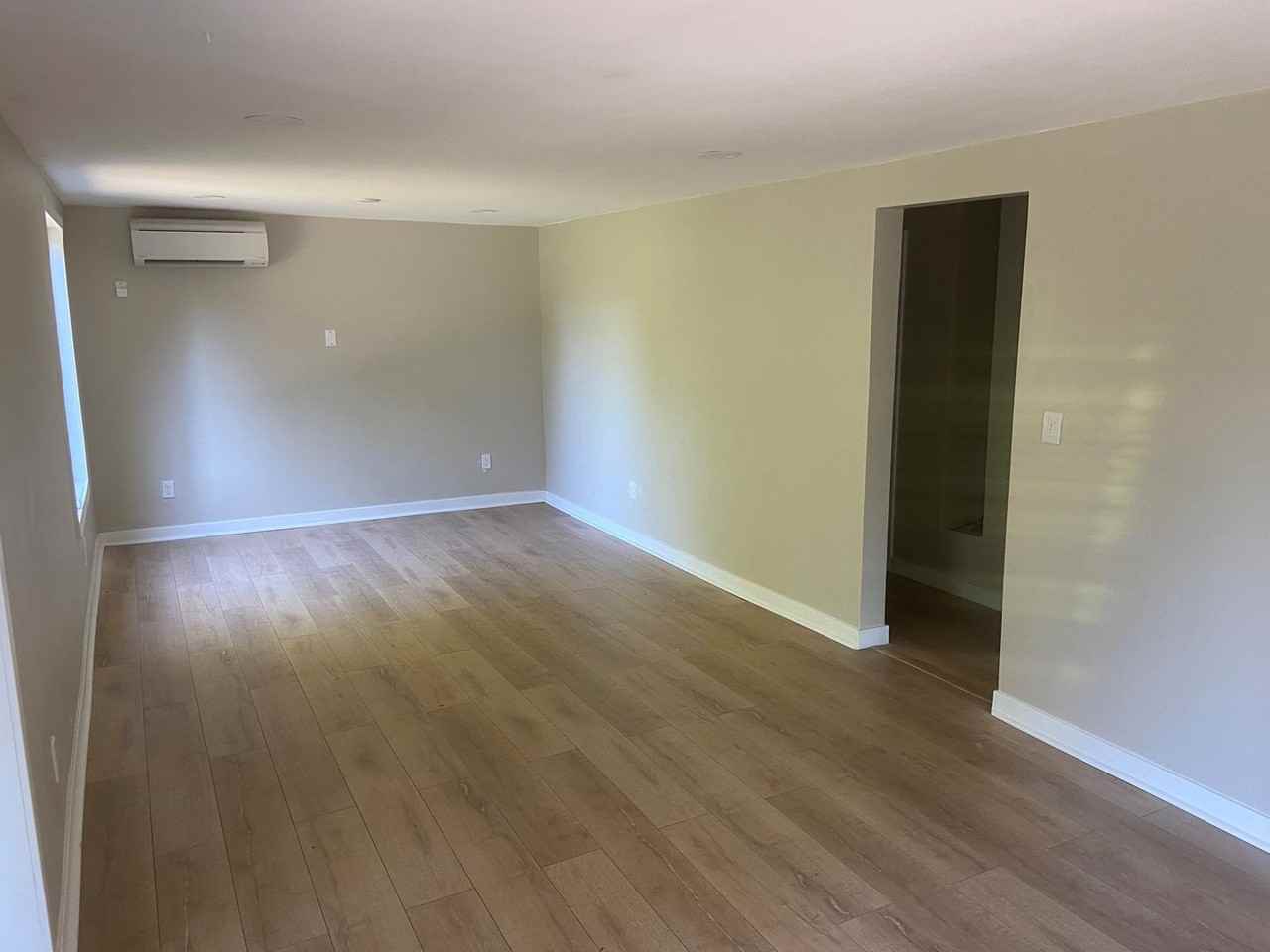 2707 Ne 103rd St - Photo 4 of 14