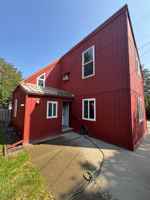 featured image of 302 S Walnut St