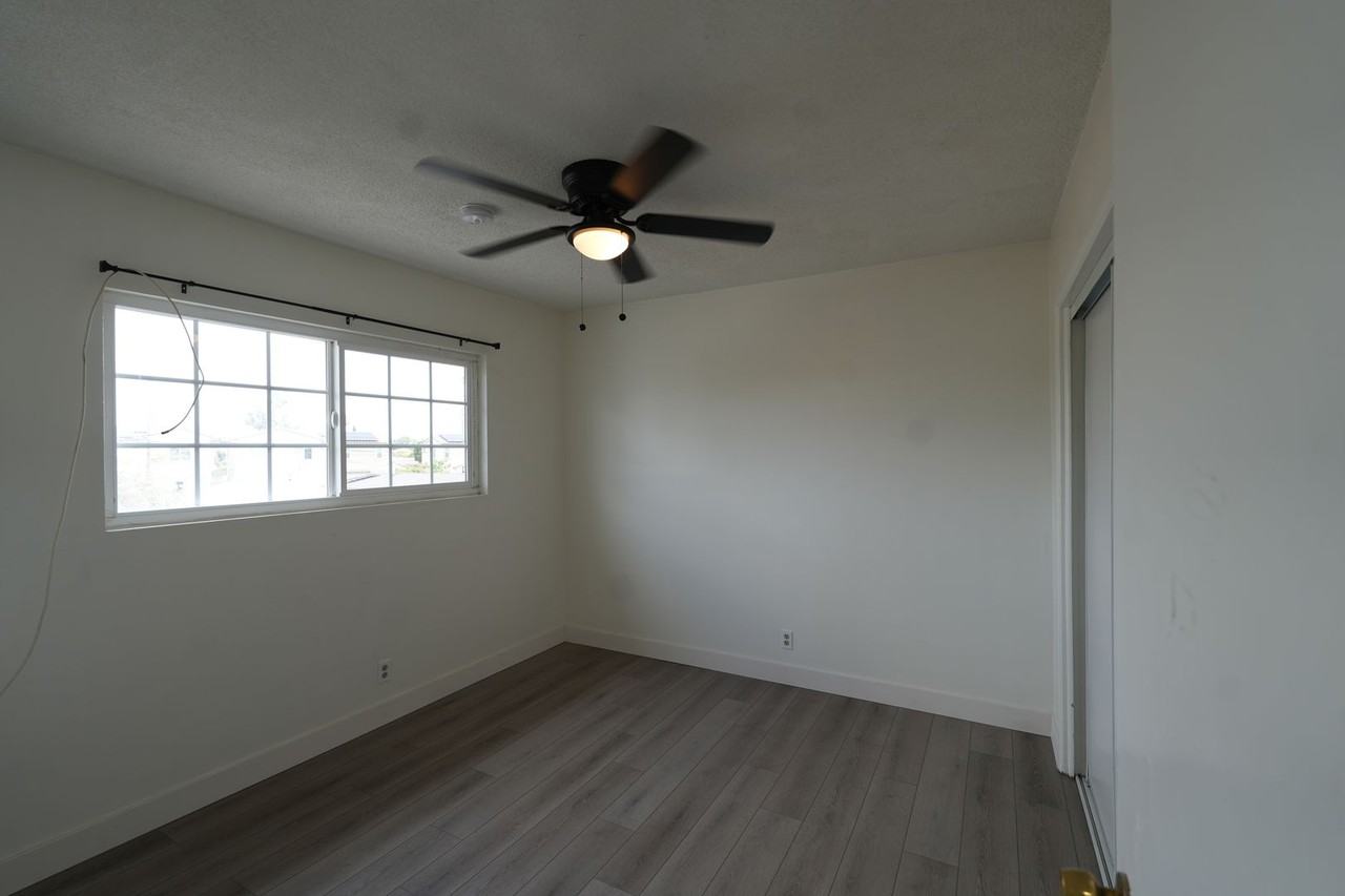 1621 W 226th St - Photo 7 of 14