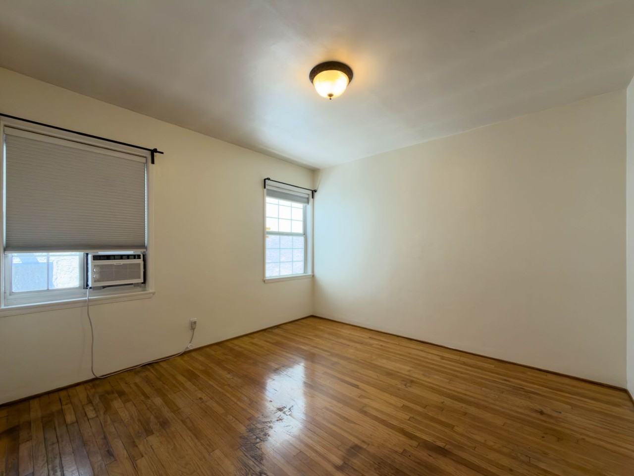 11926 Magnolia Blvd - Photo 7 of 12