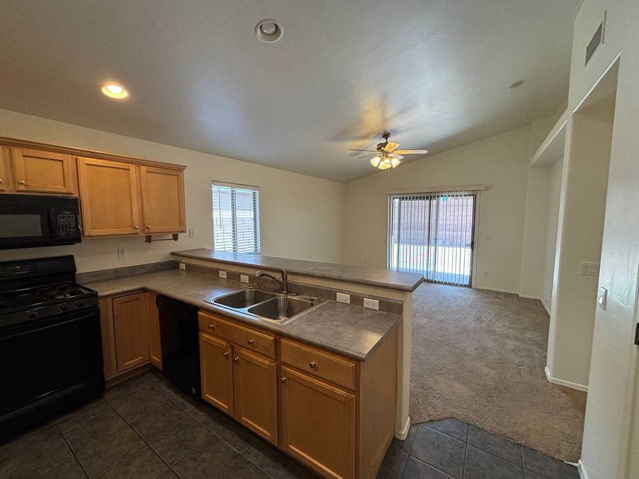 10500 E Carolina Willow Ln - Photo 6 of 21