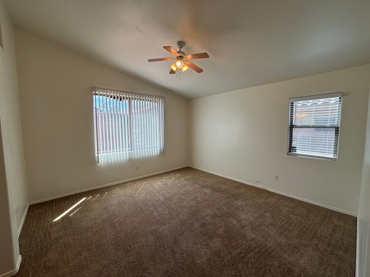 10500 E Carolina Willow Ln - Photo 7 of 21