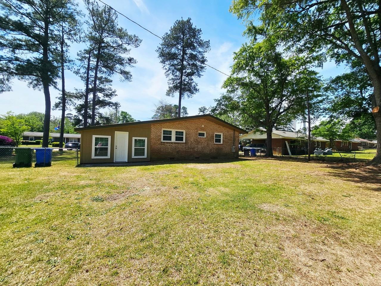 7526 Bridgeman Dr - Photo 4 of 15