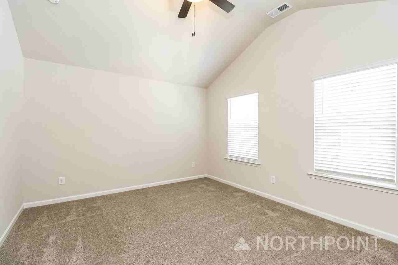 4933 Fitzgerald Ave - Photo 7 of 15