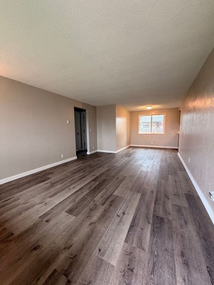 628 S 38th St - Photo 2 of 12