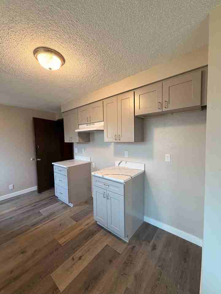 628 S 38th St - Photo 4 of 12