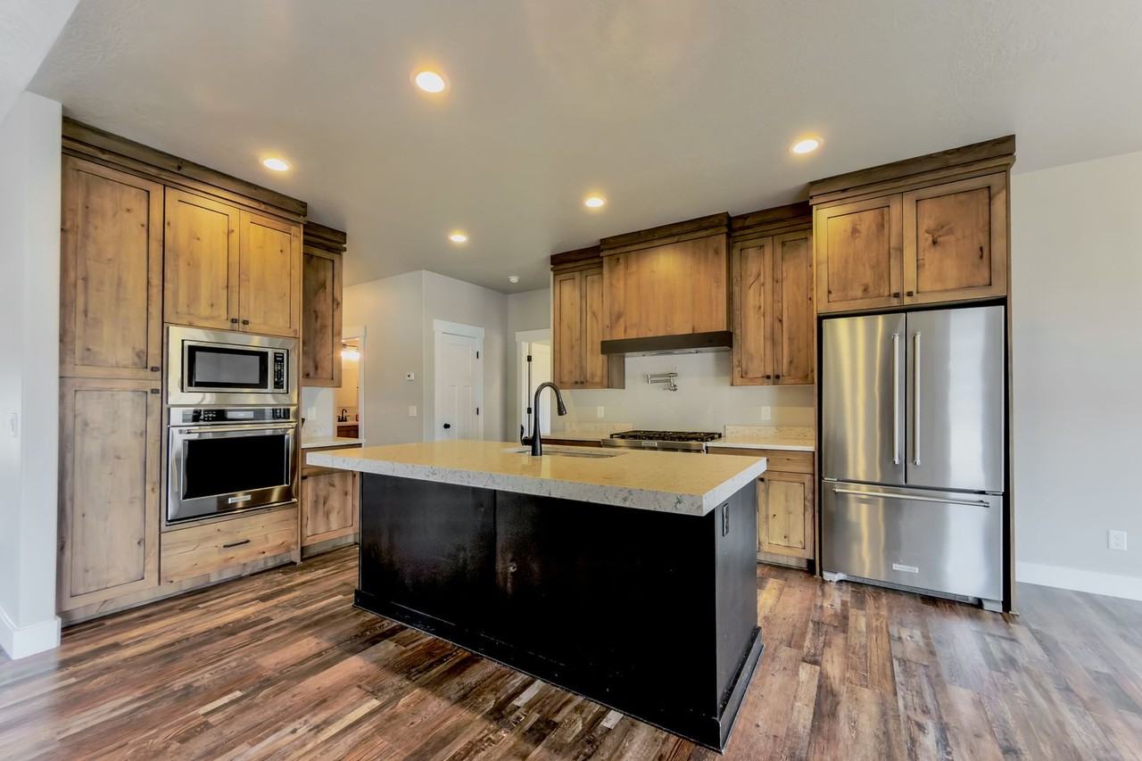 382 S 4350 W - Photo 7 of 16