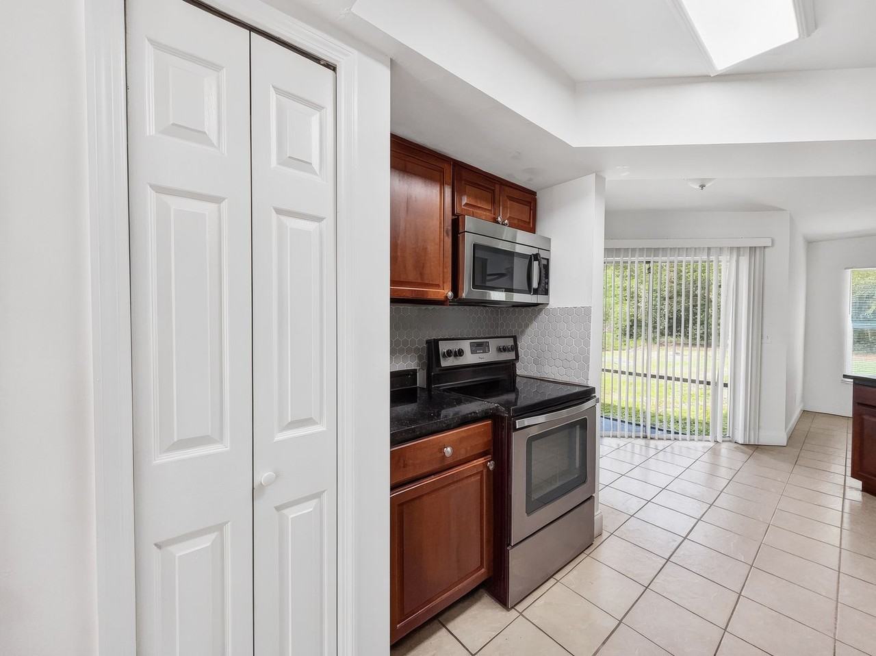 3641 23rd Ave Sw - Photo 4 of 50