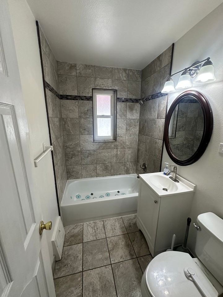 3670 Oneida St - Photo 6 of 14