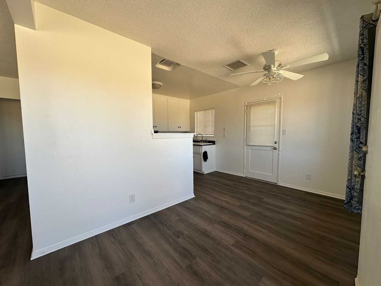 7054 Broad Ave - Photo 6 of 22